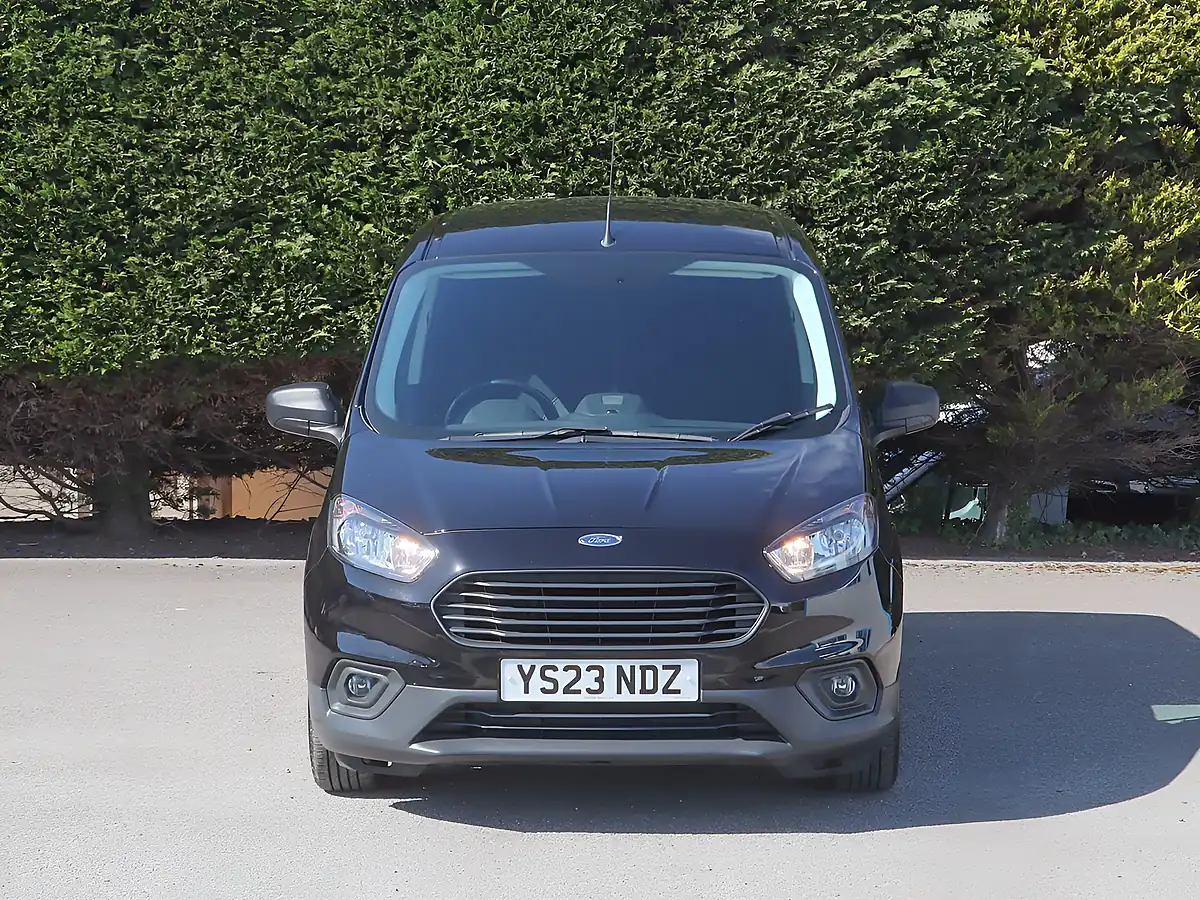 Used 2023 Ford Transit Courier Trend Agate Black - Interior and Exterior details 3