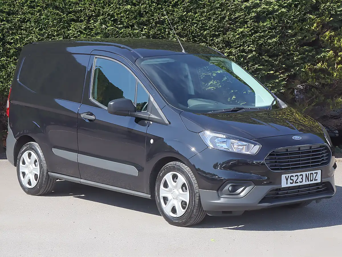 Used 2023 Ford Transit Courier Trend Agate Black - Interior and Exterior details 4