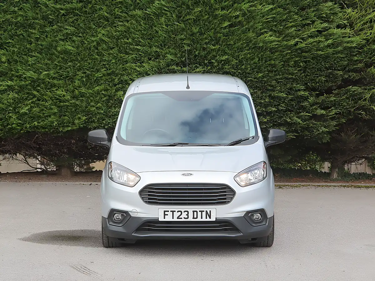 Used 2023 Ford Transit Courier Trend Silver - Interior and Exterior details 3
