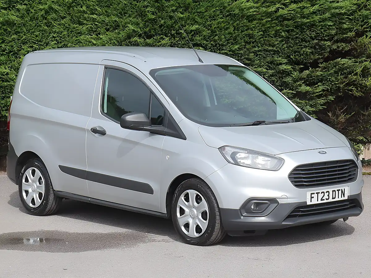 Used 2023 Ford Transit Courier Trend Silver - Interior and Exterior details 4