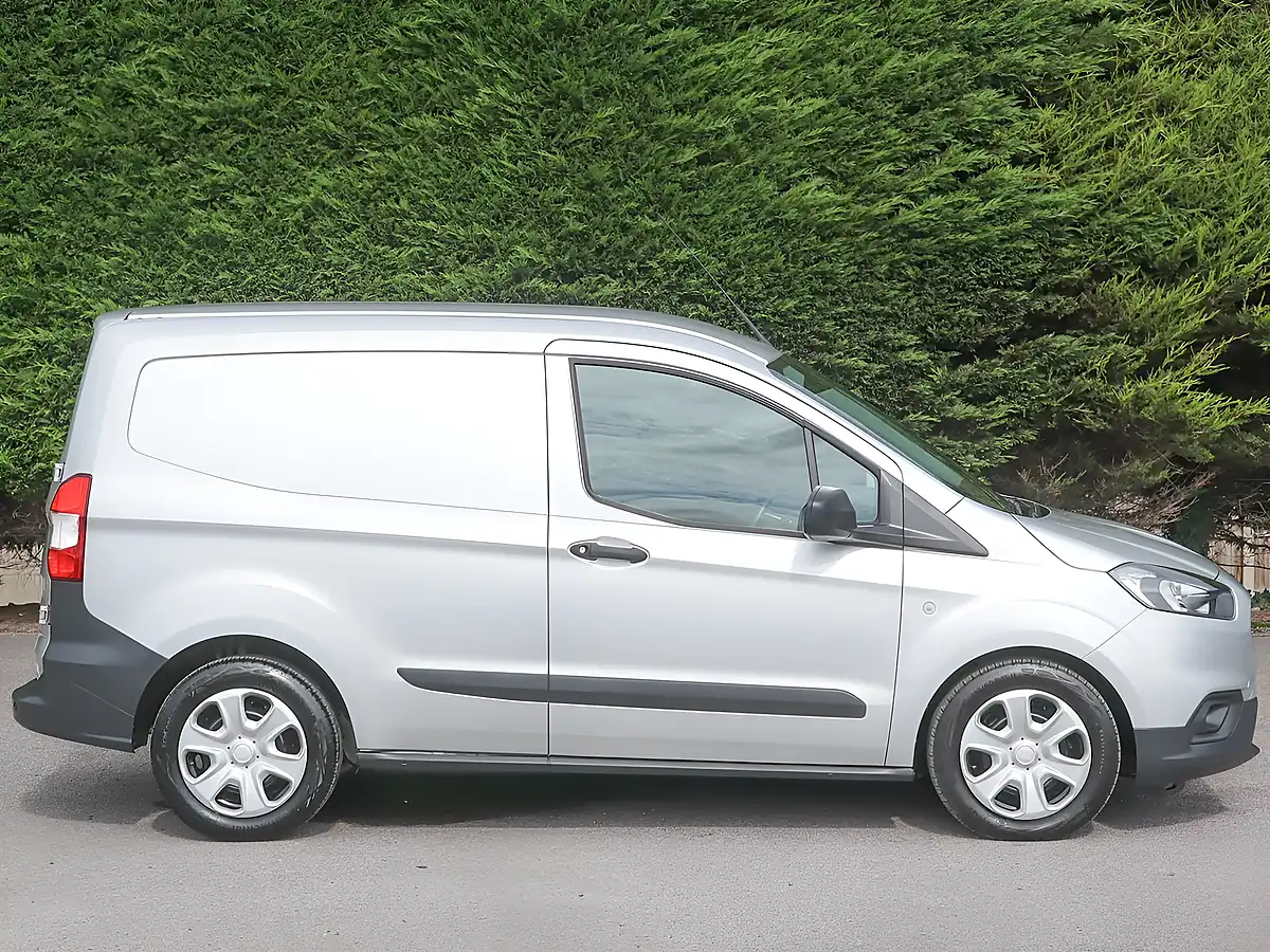 Used 2023 Ford Transit Courier Trend Silver - Interior and Exterior details 5