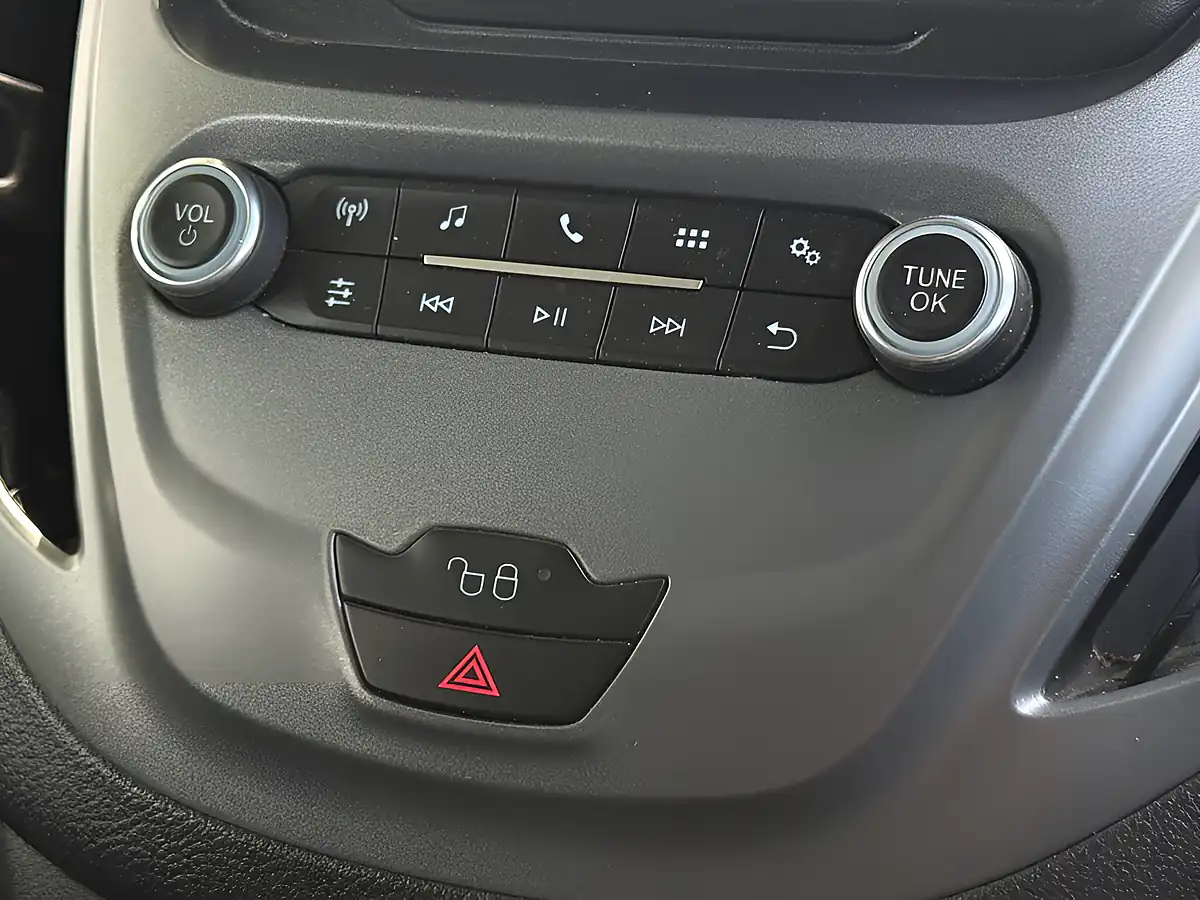 Used 2023 Ford Transit Courier Trend White - Interior and Exterior details 16