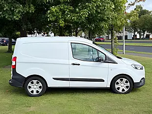 Used 2023 Ford Transit Courier Trend White - Interior and Exterior details 6