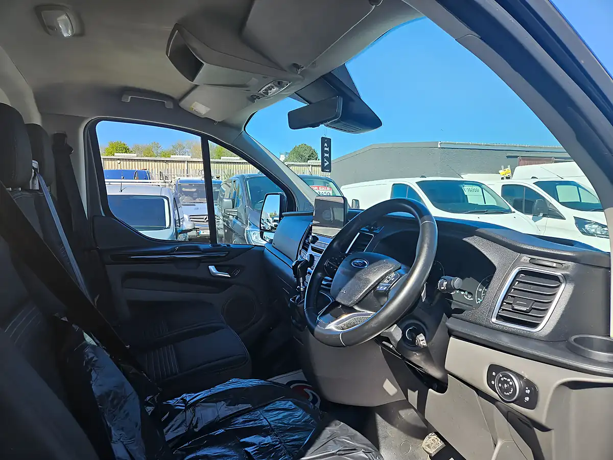 Used 2023 Ford Transit Custom 280 Limited Grey - Interior and Exterior details 11