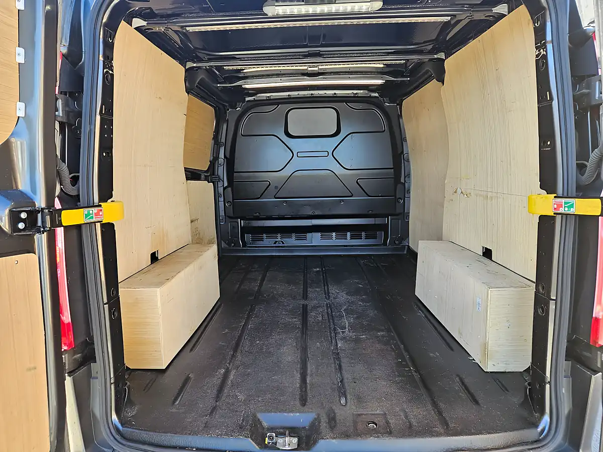Used 2023 Ford Transit Custom 280 Limited Grey - Interior and Exterior details 10