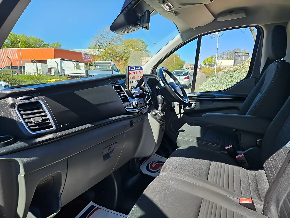 Used 2023 Ford Transit Custom 280 Limited Grey - Interior and Exterior details 12