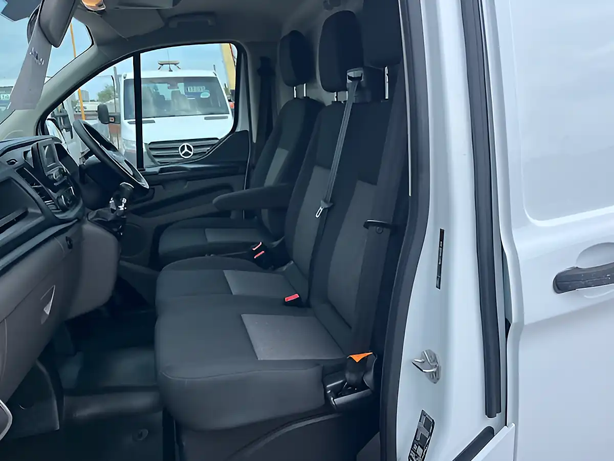 Used 2023 Ford Transit Custom 300 Leader White - Interior and Exterior details 12