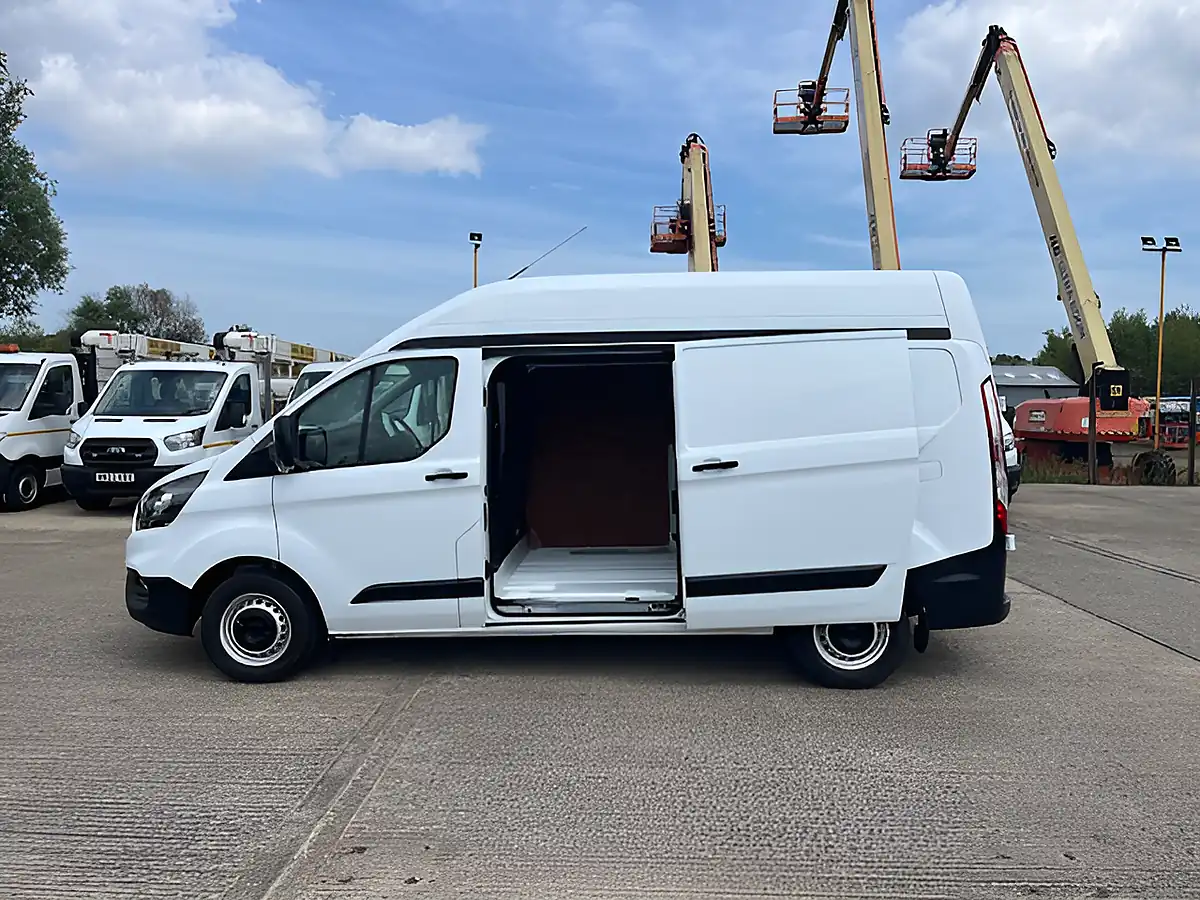 Used 2023 Ford Transit Custom 300 Leader White - Interior and Exterior details 8