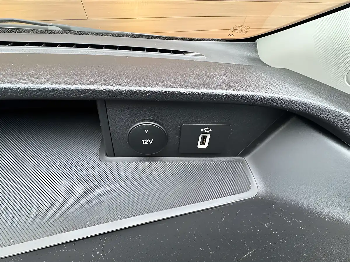 Used 2023 Ford Transit Custom 300 Limited Blue Metallic - Interior and Exterior details 19