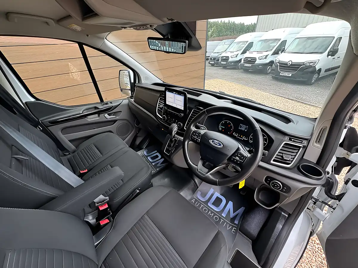 Used 2023 Ford Transit Custom 300 Limited Frozen White - Interior and Exterior details 14