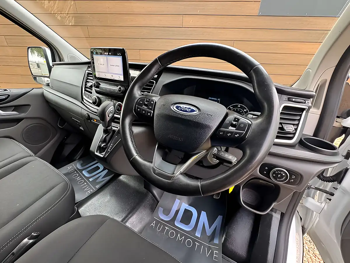 Used 2023 Ford Transit Custom 300 Limited Frozen White - Interior and Exterior details 16