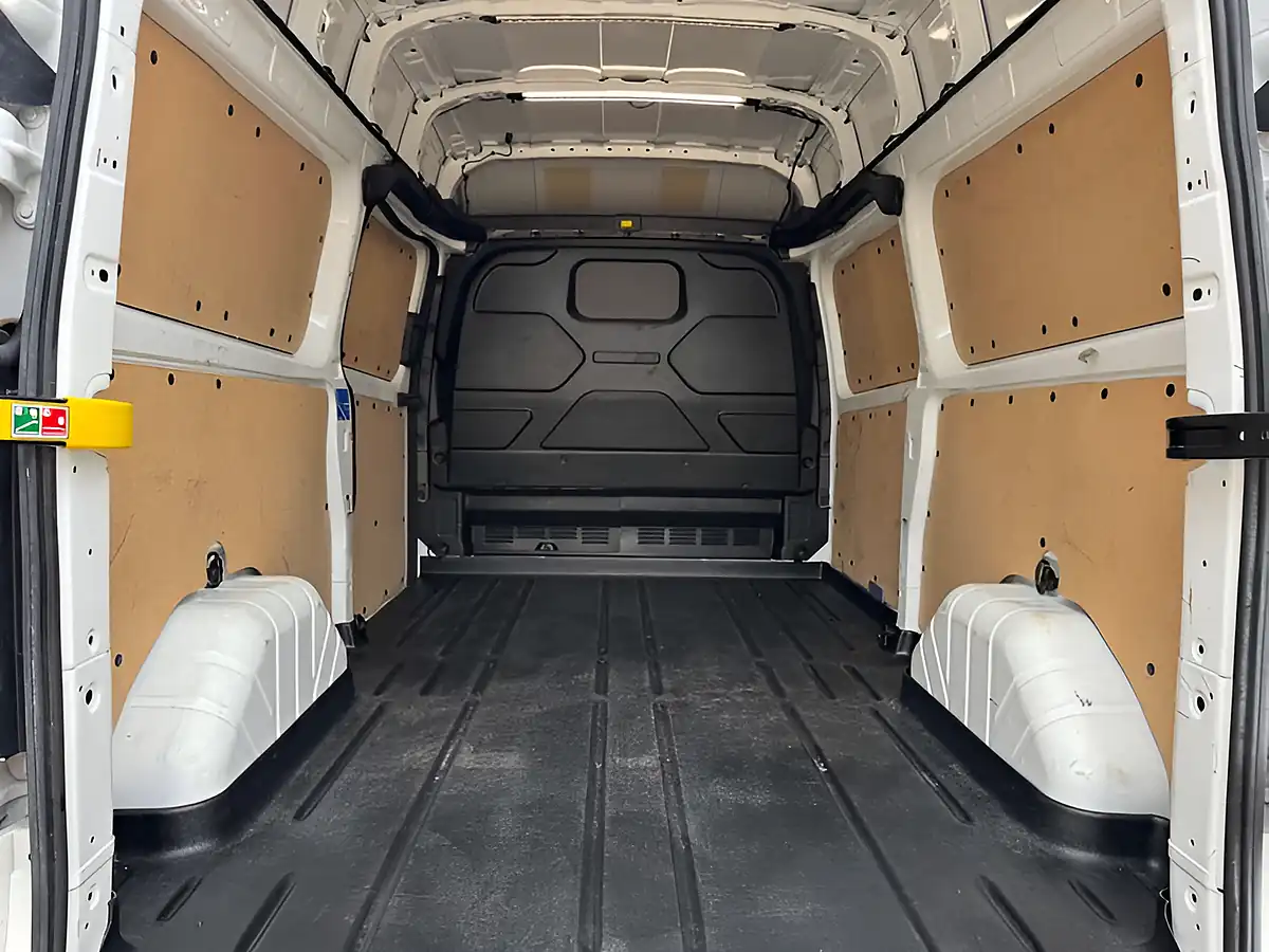 Used 2023 Ford Transit Custom 300 Limited Frozen White - Interior and Exterior details 6