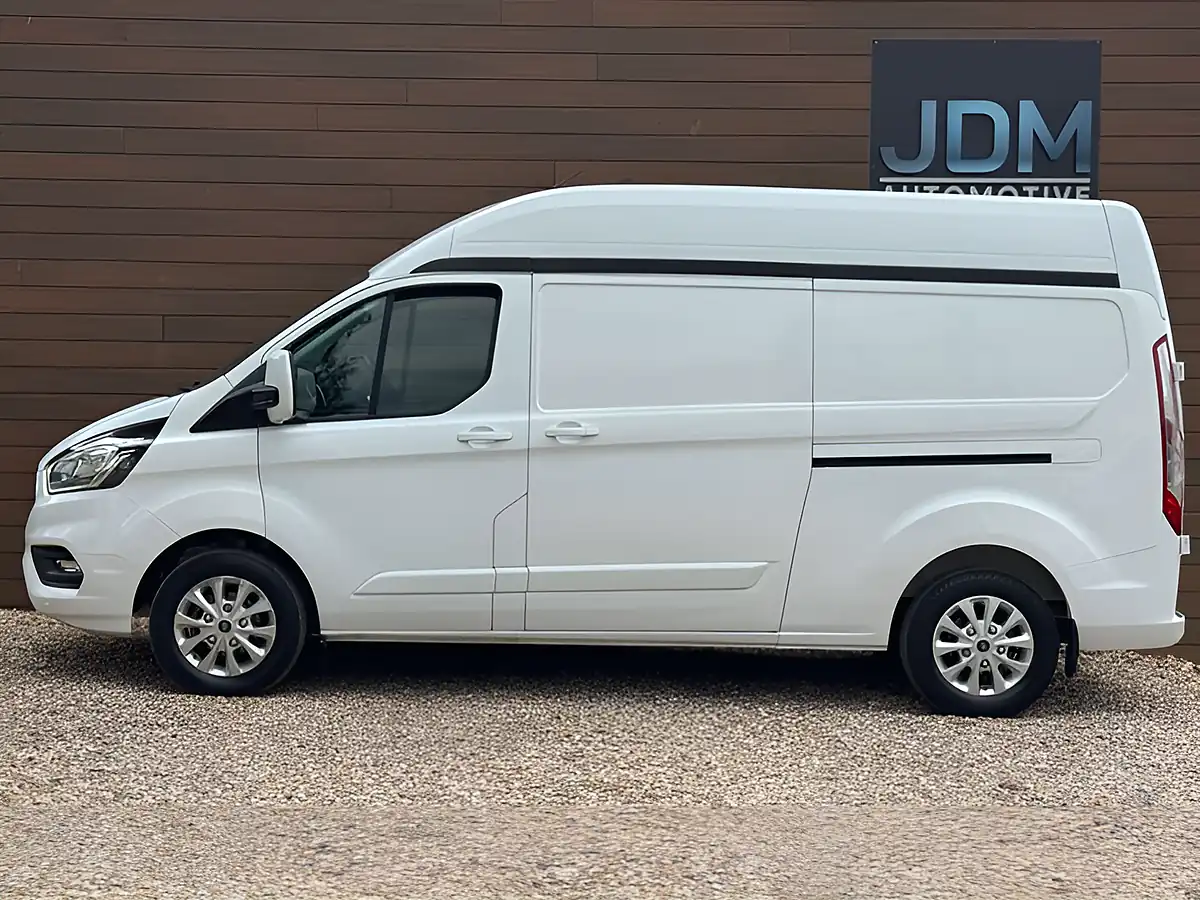 Used 2023 Ford Transit Custom 300 Limited Frozen White - Interior and Exterior details 8