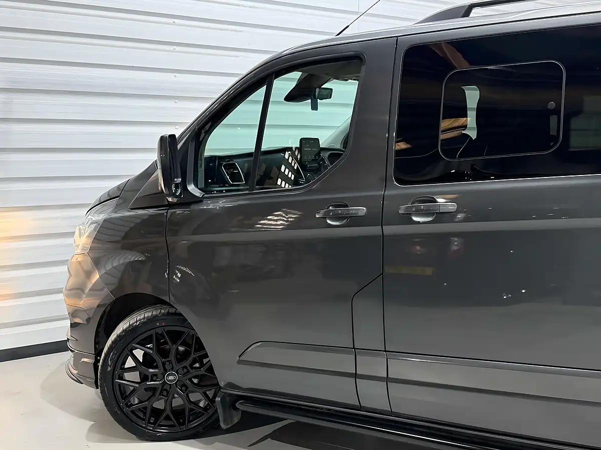 Used 2023 Ford Transit Custom 300 Limited Magnetic - Interior and Exterior details 5