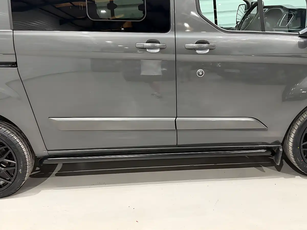 Used 2023 Ford Transit Custom 300 Limited Magnetic - Interior and Exterior details 9