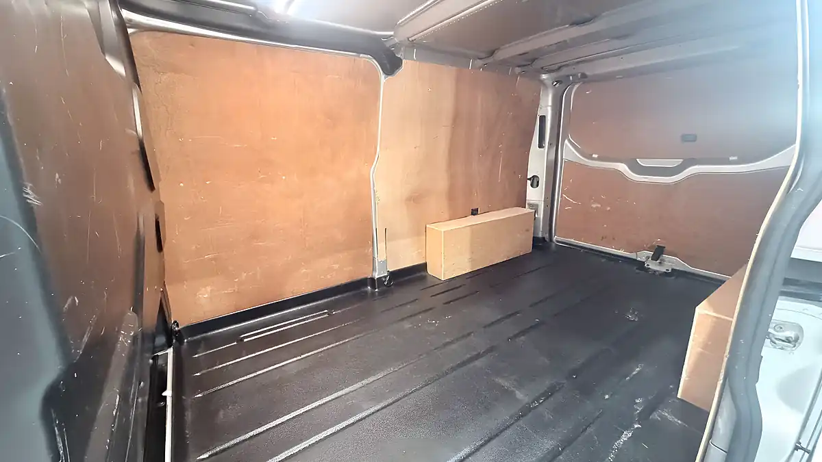 Used 2023 Ford Transit Custom 300 Limited Moondust Silver - Interior and Exterior details 14