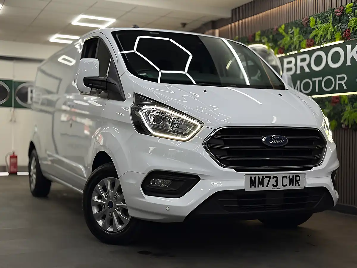 Used 2023 Ford Transit Custom 300 Limited P/V White - Front View