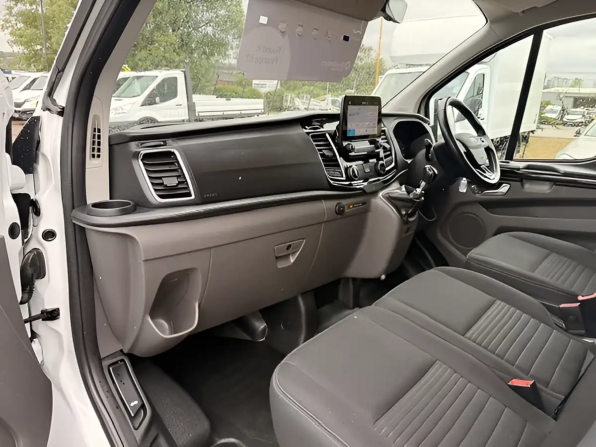 Used 2023 Ford Transit Custom 300 Limited White - Interior and Exterior details 15