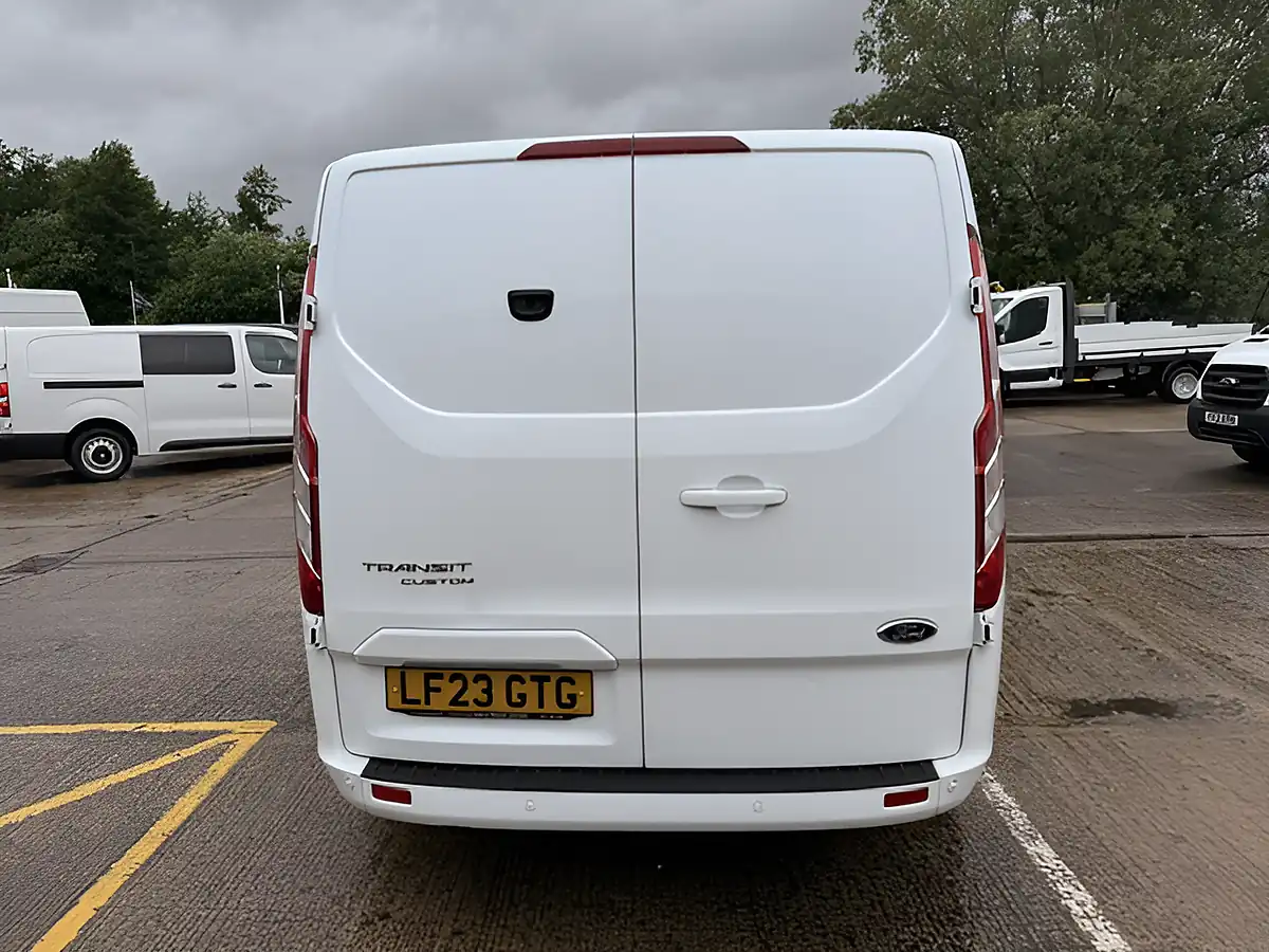 Used 2023 Ford Transit Custom 300 Limited White - Interior and Exterior details 4