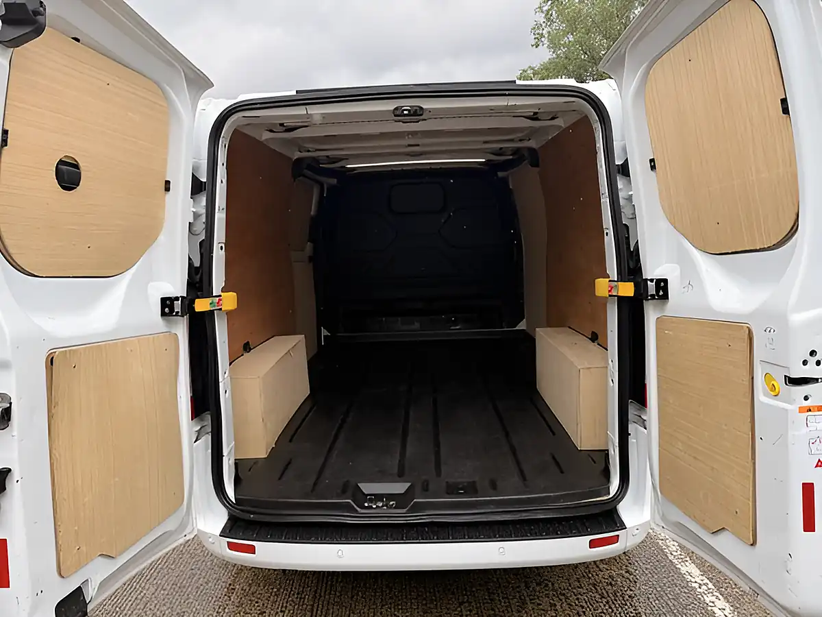Used 2023 Ford Transit Custom 300 Limited White - Interior and Exterior details 5
