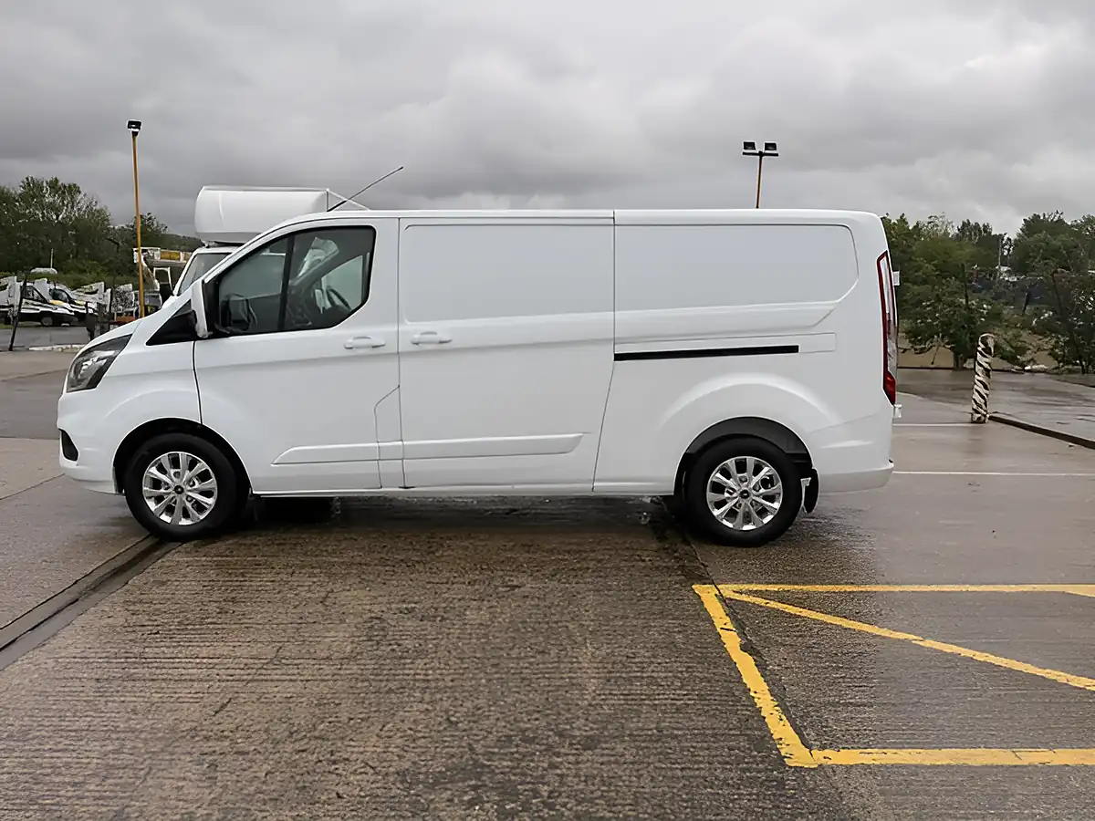 Used 2023 Ford Transit Custom 300 Limited White - Interior and Exterior details 7