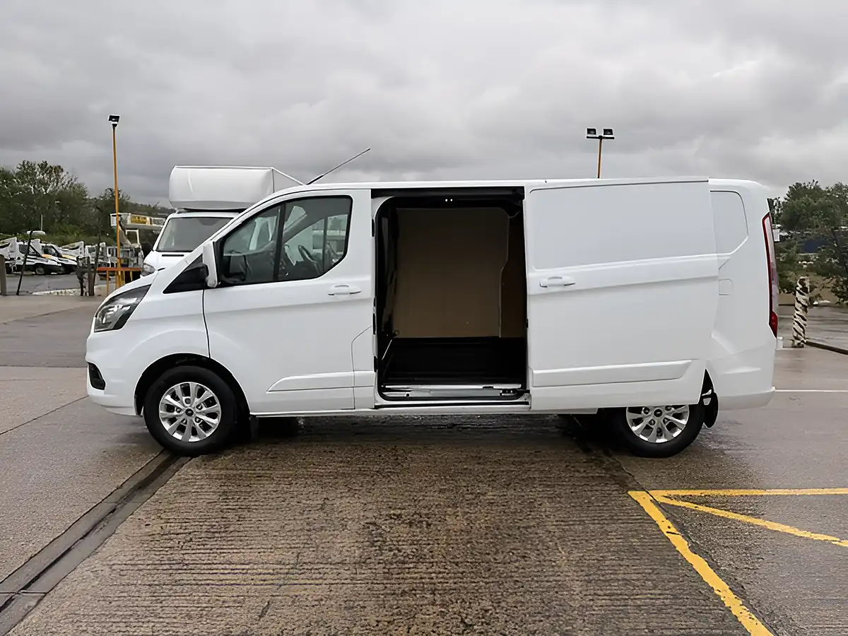 Used 2023 Ford Transit Custom 300 Limited White - Interior and Exterior details 8