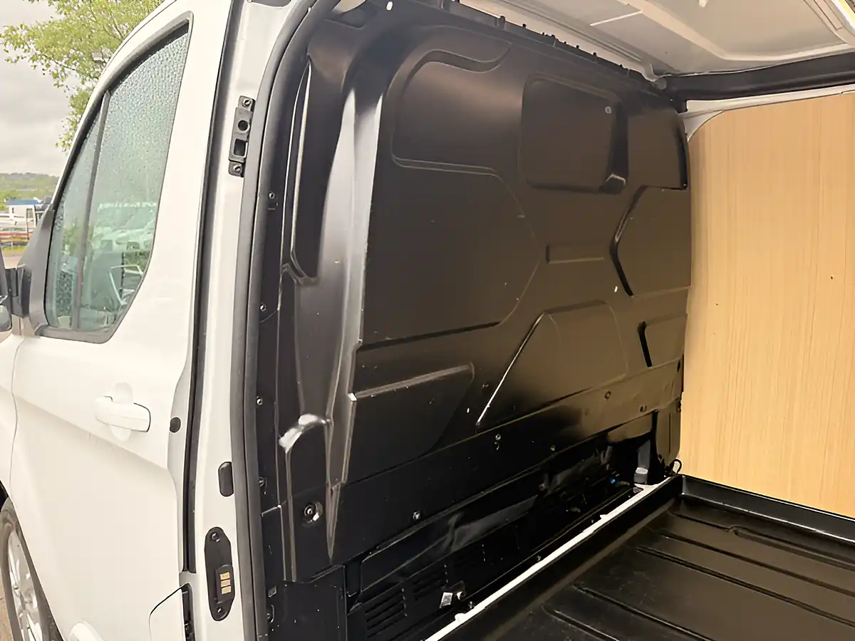 Used 2023 Ford Transit Custom 300 Limited White - Interior and Exterior details 9