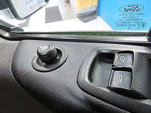 Used 2023 Ford Transit Custom 300 Ltd Lwb White - Interior and Exterior details 9