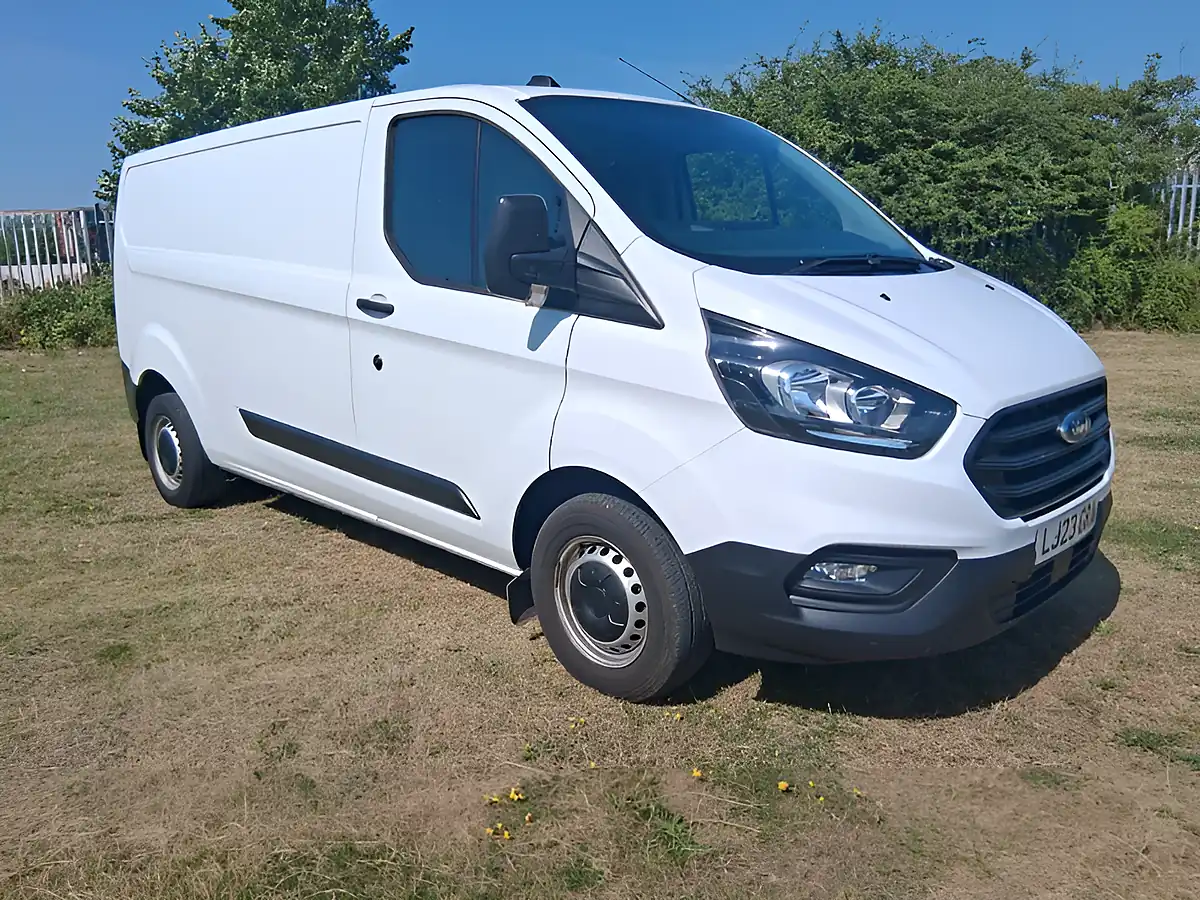 Used 2023 Ford Transit Custom 300 White - Interior and Exterior details 7