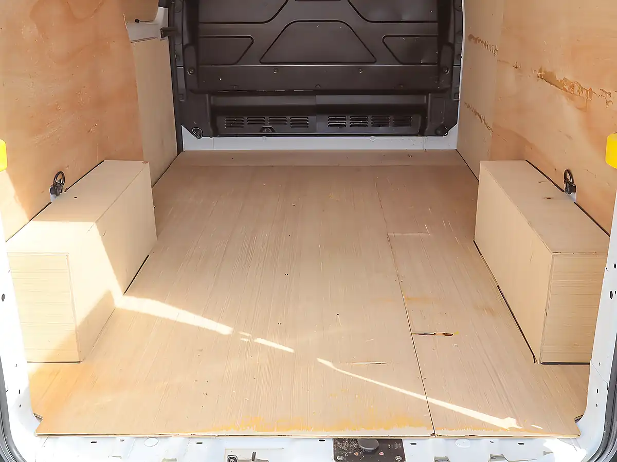 Used 2023 Ford Transit Custom Leader Frozen White - Interior and Exterior details 10