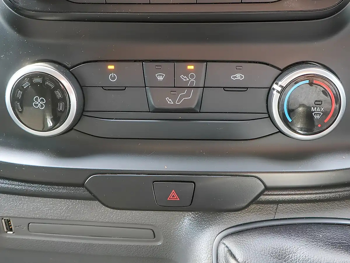Used 2023 Ford Transit Custom Leader Frozen White - Interior and Exterior details 20