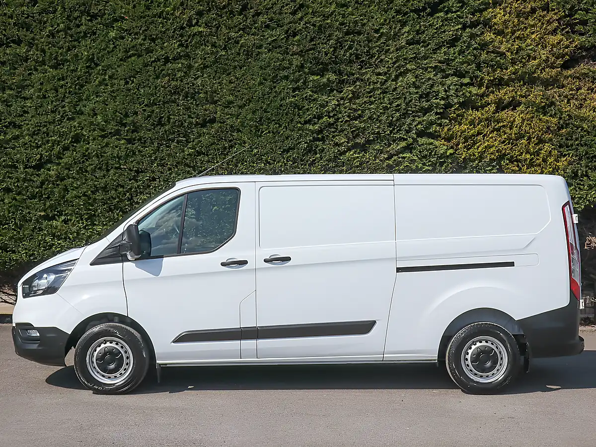 Used 2023 Ford Transit Custom Leader Frozen White - Interior and Exterior details 12