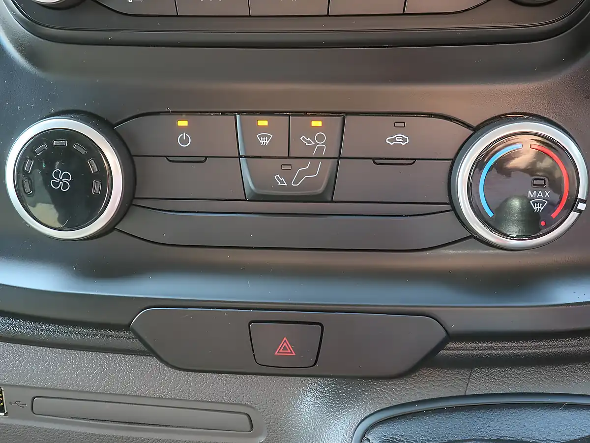 Used 2023 Ford Transit Custom Leader Frozen White - Interior and Exterior details 20