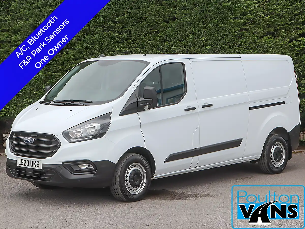 Used 2023 Ford Transit Custom Leader Frozen White - Front View