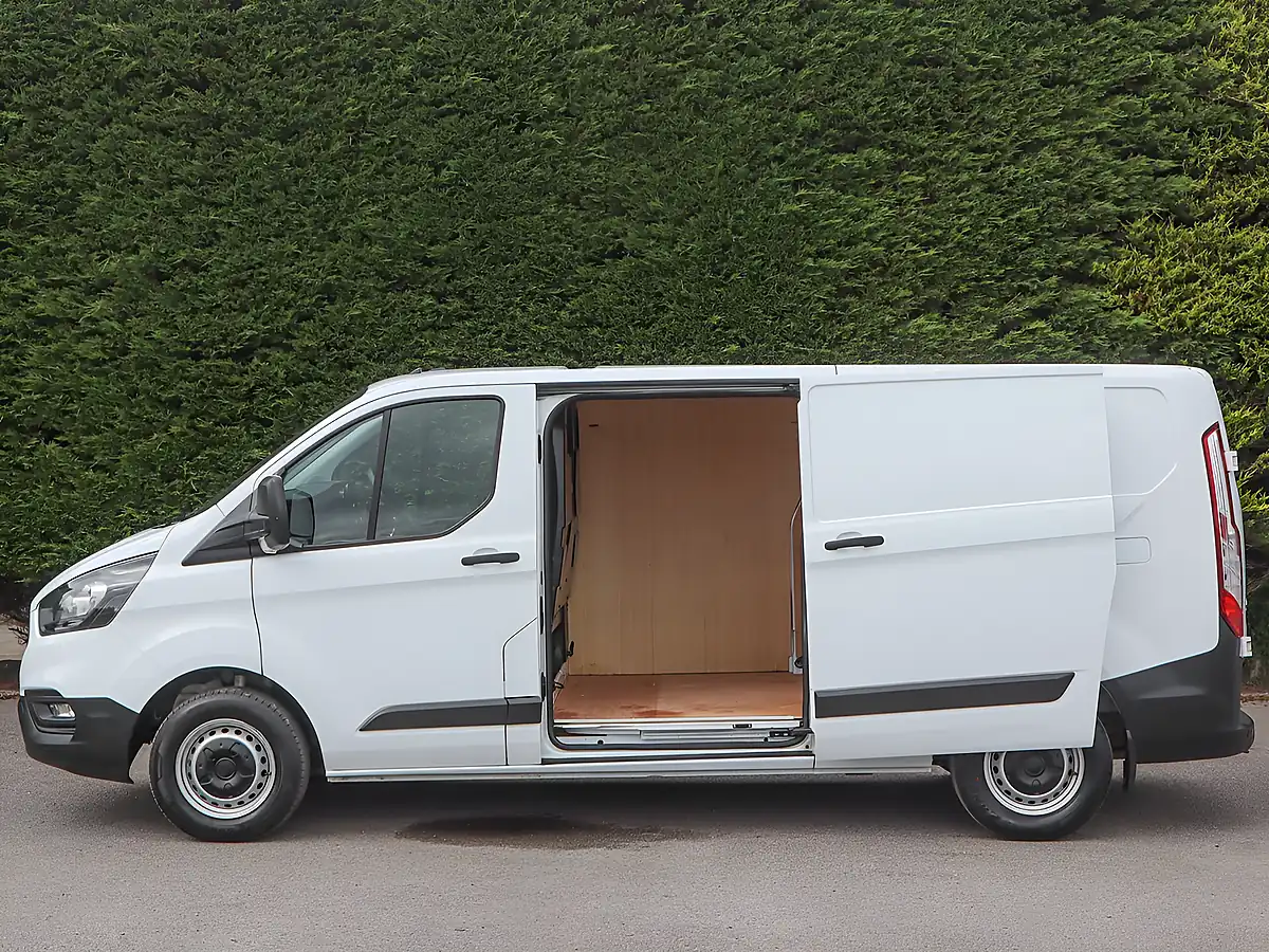 Used 2023 Ford Transit Custom Leader Frozen White - Interior and Exterior details 11