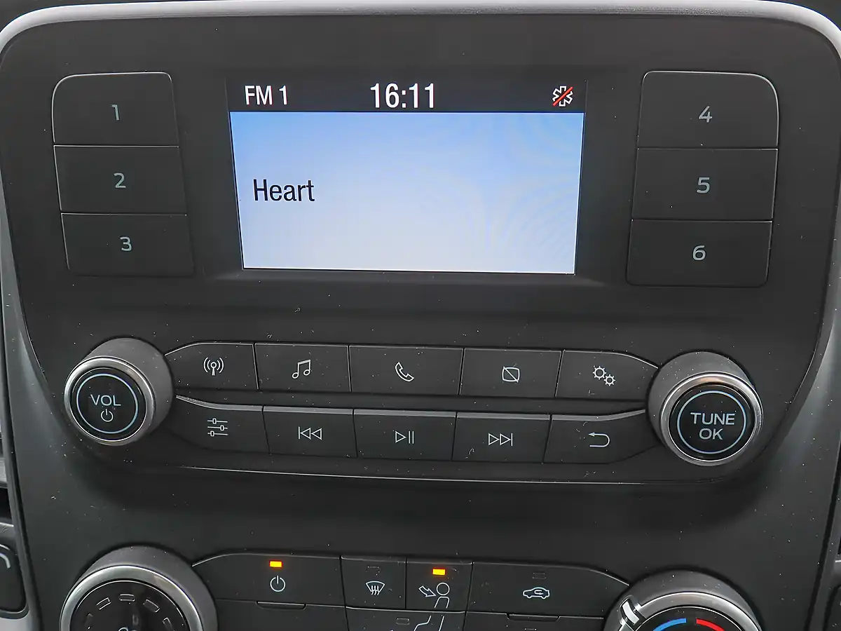 Used 2023 Ford Transit Custom Leader Frozen White - Interior and Exterior details 13