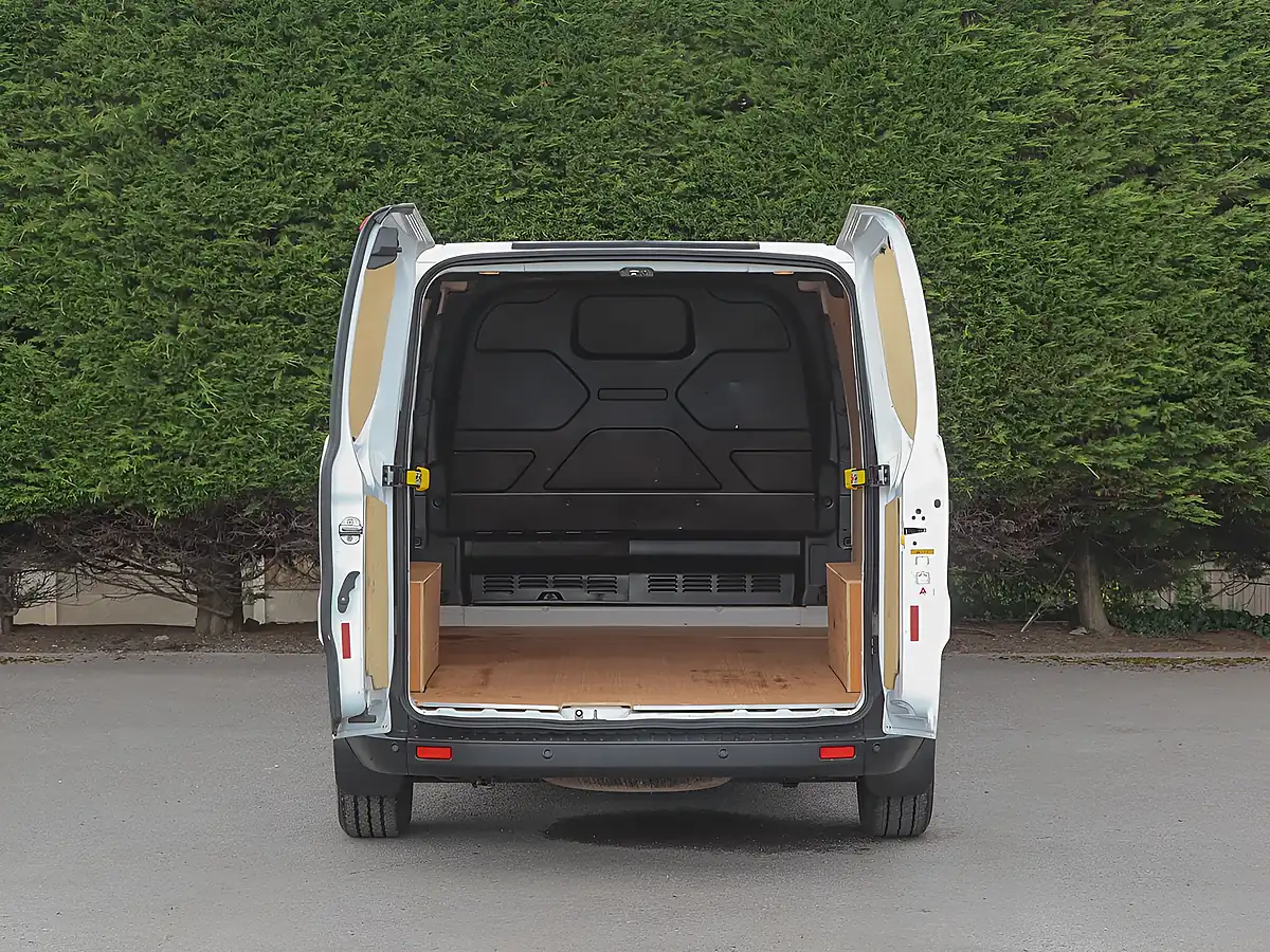 Used 2023 Ford Transit Custom Leader Frozen White - Interior and Exterior details 8