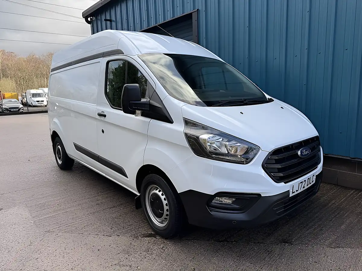 Used 2023 Ford Transit Custom Leader Frozen White - Front View
