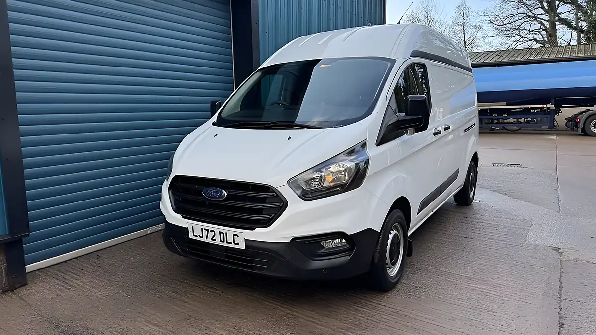 Used 2023 Ford Transit Custom Leader Frozen White - Interior and Exterior details 5