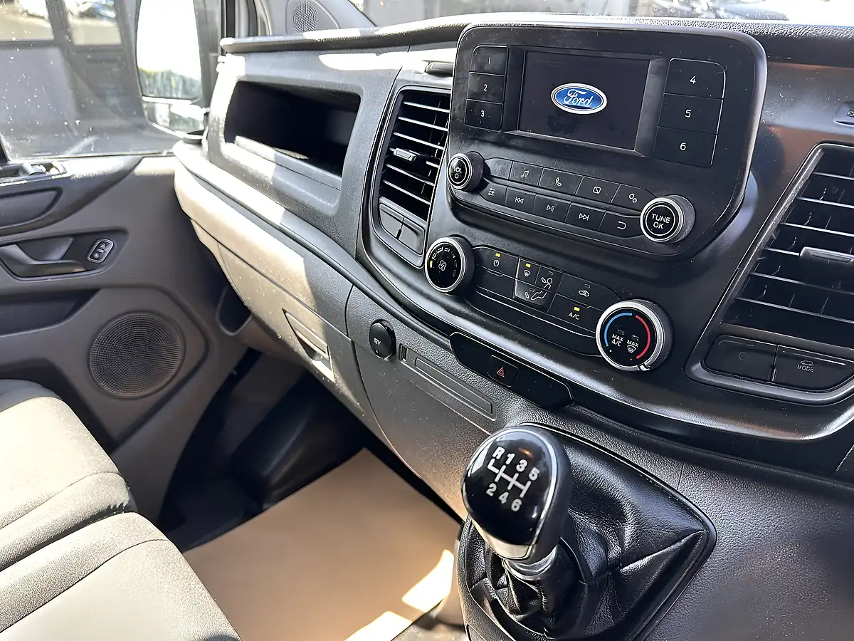 Used 2023 Ford Transit Custom Leader Frozen White (solid Colour) - Interior and Exterior details 12