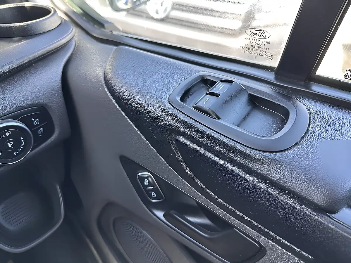 Used 2023 Ford Transit Custom Leader Frozen White (solid Colour) - Interior and Exterior details 18