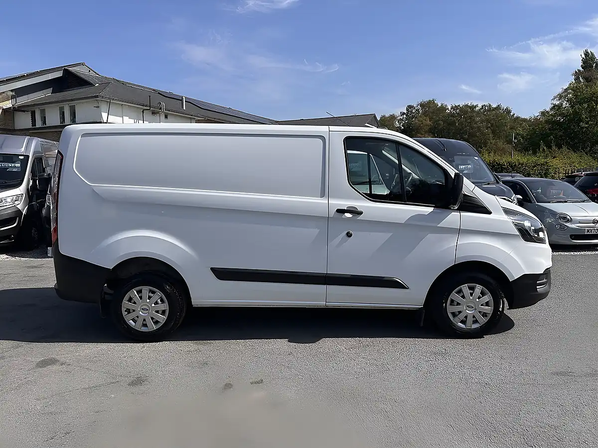 Used 2023 Ford Transit Custom Leader Frozen White (solid Colour) - Interior and Exterior details 8