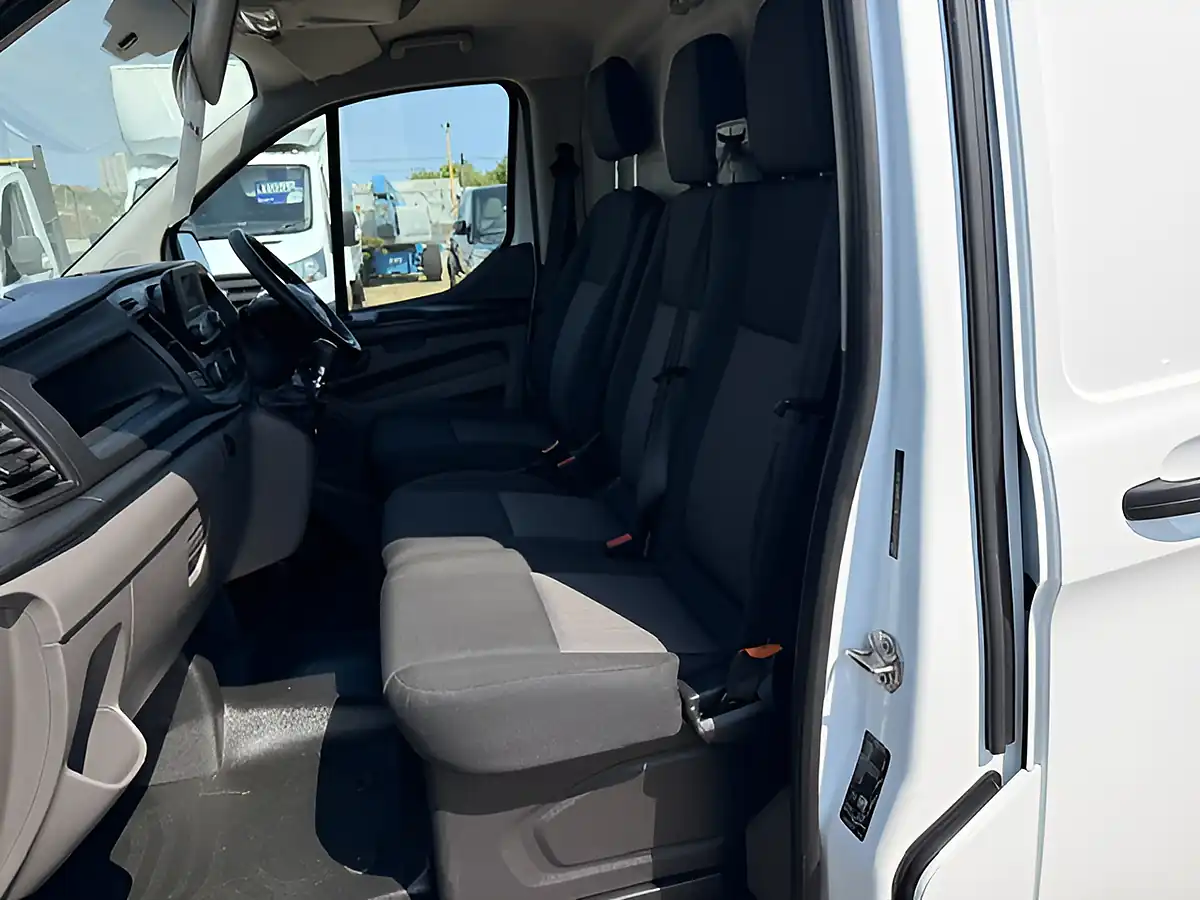 Used 2023 Ford Transit Custom Leader White - Interior and Exterior details 13