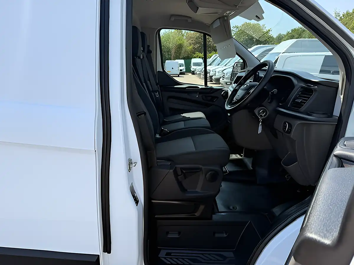 Used 2023 Ford Transit Custom Leader White - Interior and Exterior details 16