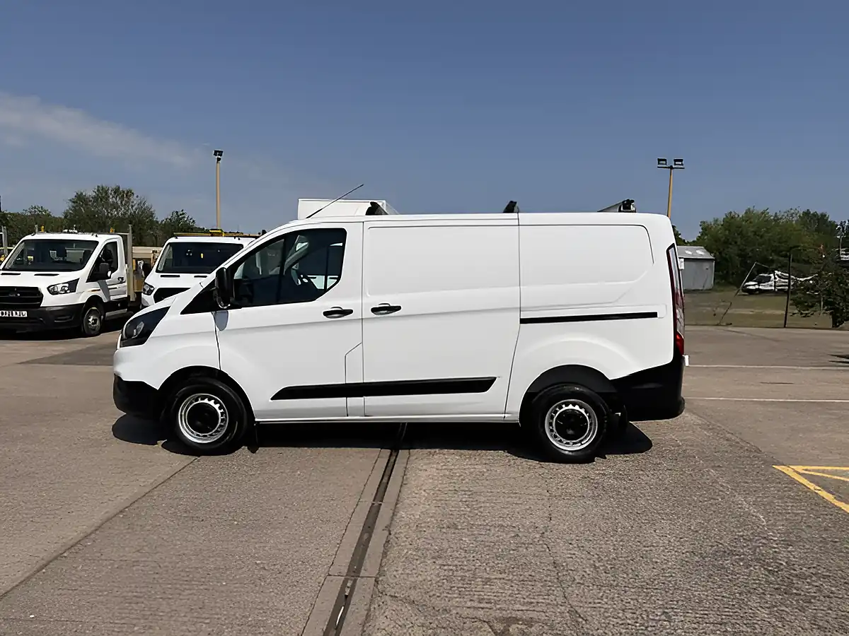 Used 2023 Ford Transit Custom Leader White - Interior and Exterior details 7