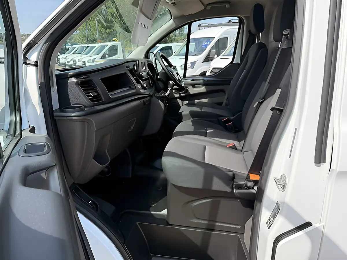 Used 2023 Ford Transit Custom Leader White - Interior and Exterior details 14