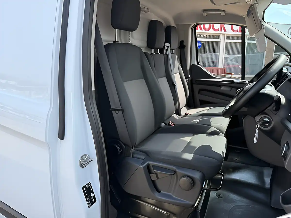 Used 2023 Ford Transit Custom Leader White - Interior and Exterior details 16