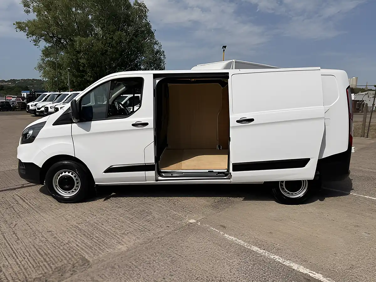 Used 2023 Ford Transit Custom Leader White - Interior and Exterior details 8