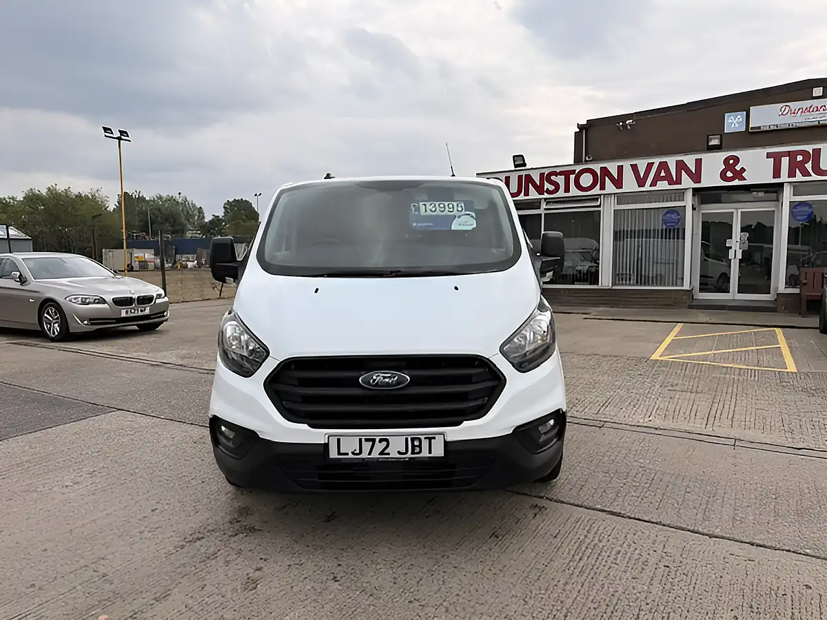 Used 2023 Ford Transit Custom Leader White - Interior and Exterior details 12