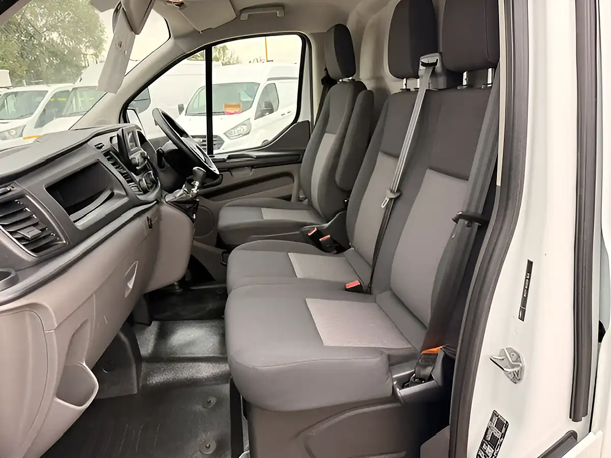 Used 2023 Ford Transit Custom Leader White - Interior and Exterior details 14